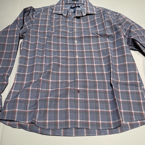 Tommy Hilfiger Slim Fit Button Down Shirt Men Size  17 (36-37) Non Iron. - Picture 2 of 9